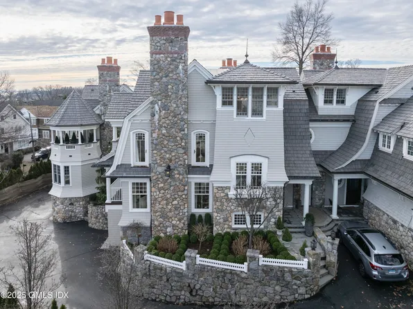 50 Sound View Dr APT 2N, Greenwich, CT 06830