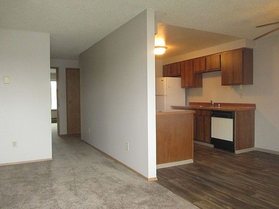 5th image of 212 Portland Ct SW APT D