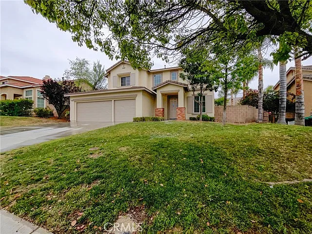 4 bed, 2374 sqft, $1,000 — Photo 1