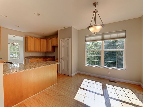 3rd image of 9405 Lago Mar Ct