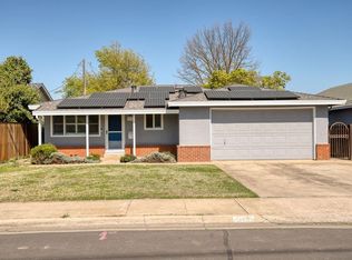 1212 Walnut St, Oakdale, CA 95361