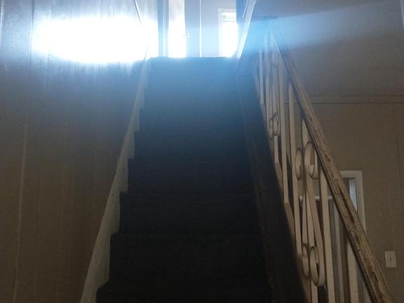 4th image of 223 E Stella St