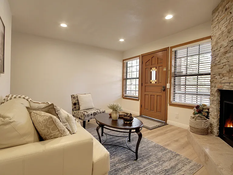 430 E Country Club Blvd #B — Photo 15