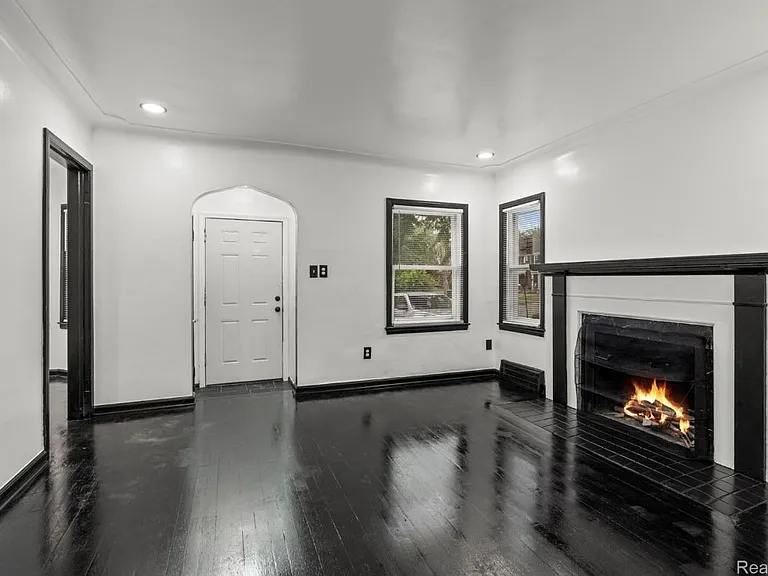 10609 Stratman St — Photo 7