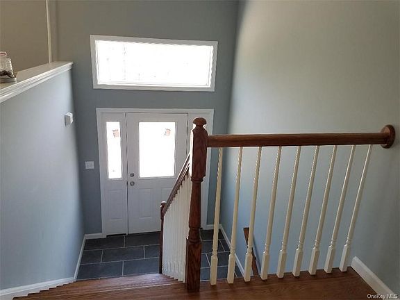 2nd image of 204 Shawanga Lodge Rd