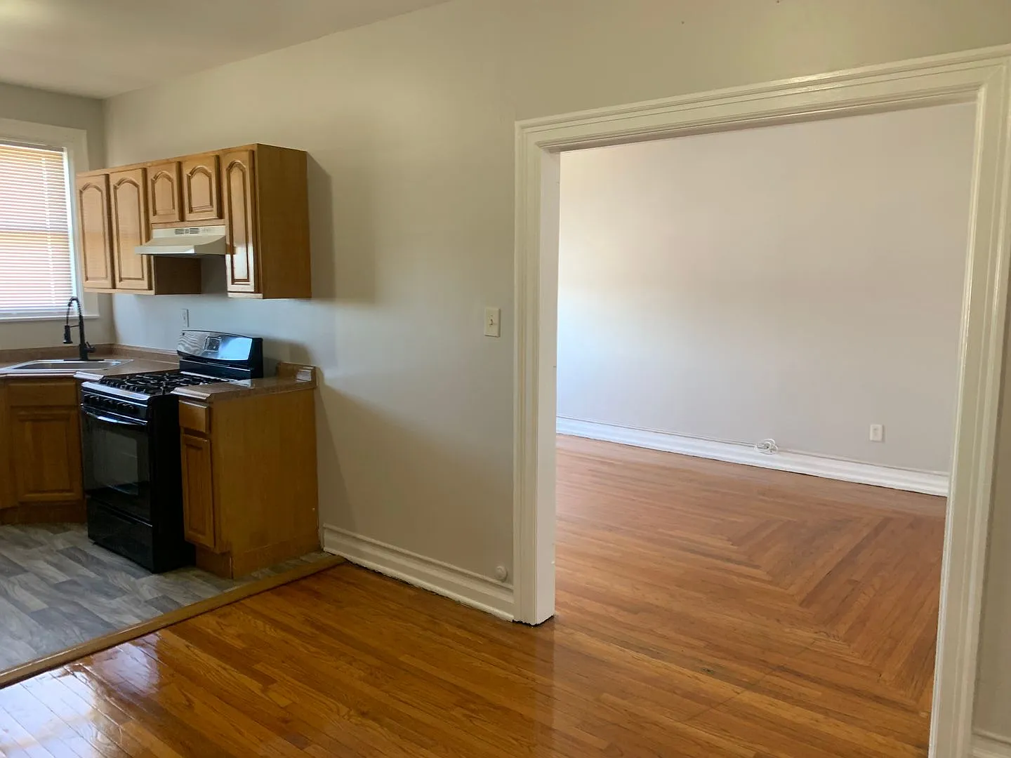 Julian Court — Photo 3