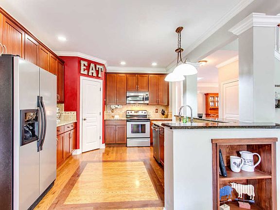 5th image of 1809 Cascade Falls Ln