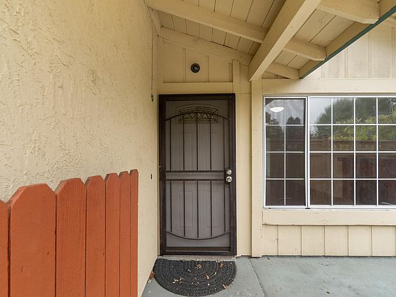 3rd image of 366 Wren Drive