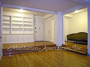3rd image of 22 5th Ave