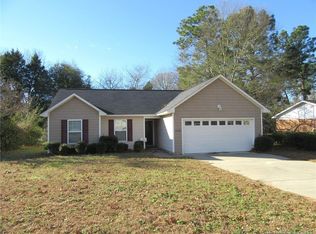 1628 Inverness Dr, Fayetteville, NC 28304