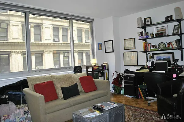 Rented by Anchor Associates | media 27