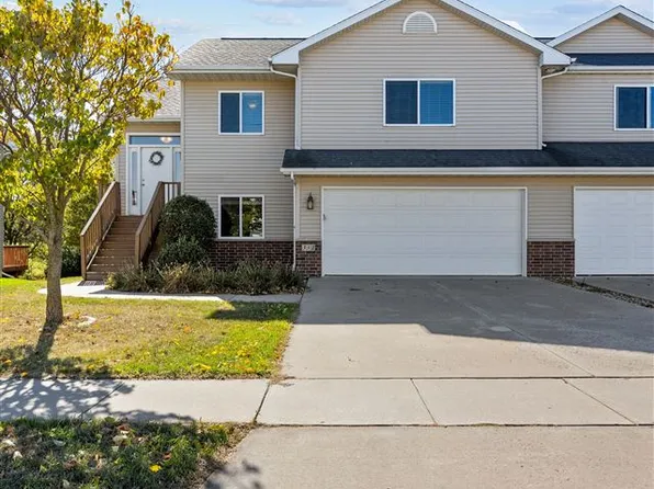 352 Windflower Ln, Solon, IA 52333