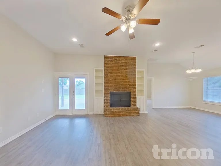 5413 Frank Ln — Photo 3