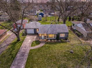 421 2nd St, South Lyon, MI 48178