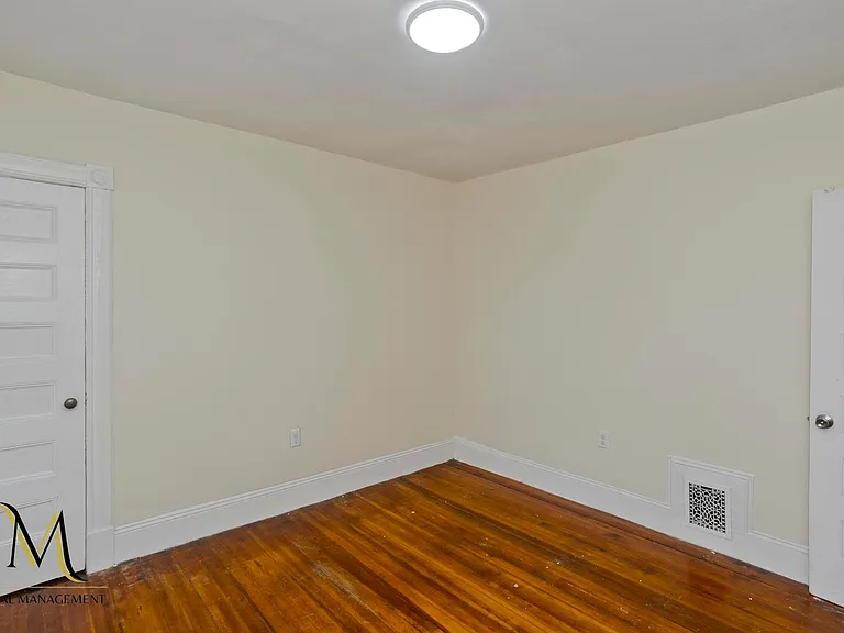 54 Clantoy St — Photo 13