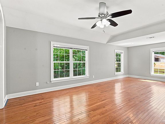 5th image of 3263 Damon Dr