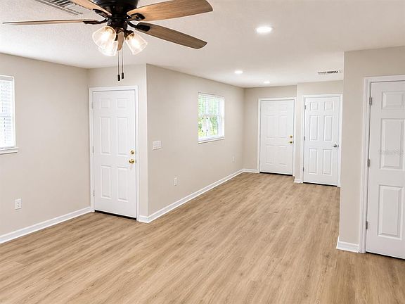4th image of 3058 PALMADELIA AVENUE