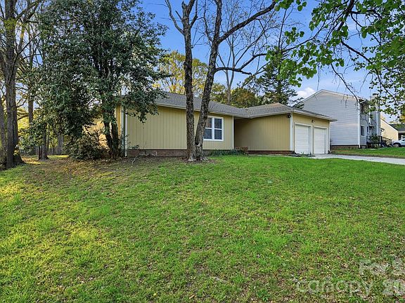 2nd image of 7700 Park Vista Cir