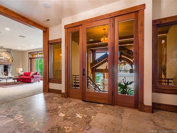 3rd image of 2402 Lake View Ct