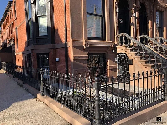 Rented by R New York | media 1