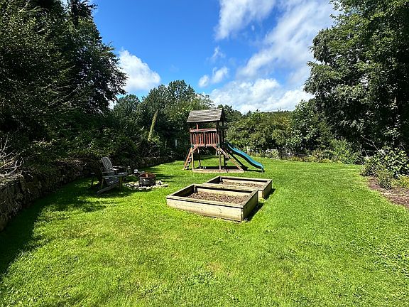 5th image of 15 Mountain Manor Road