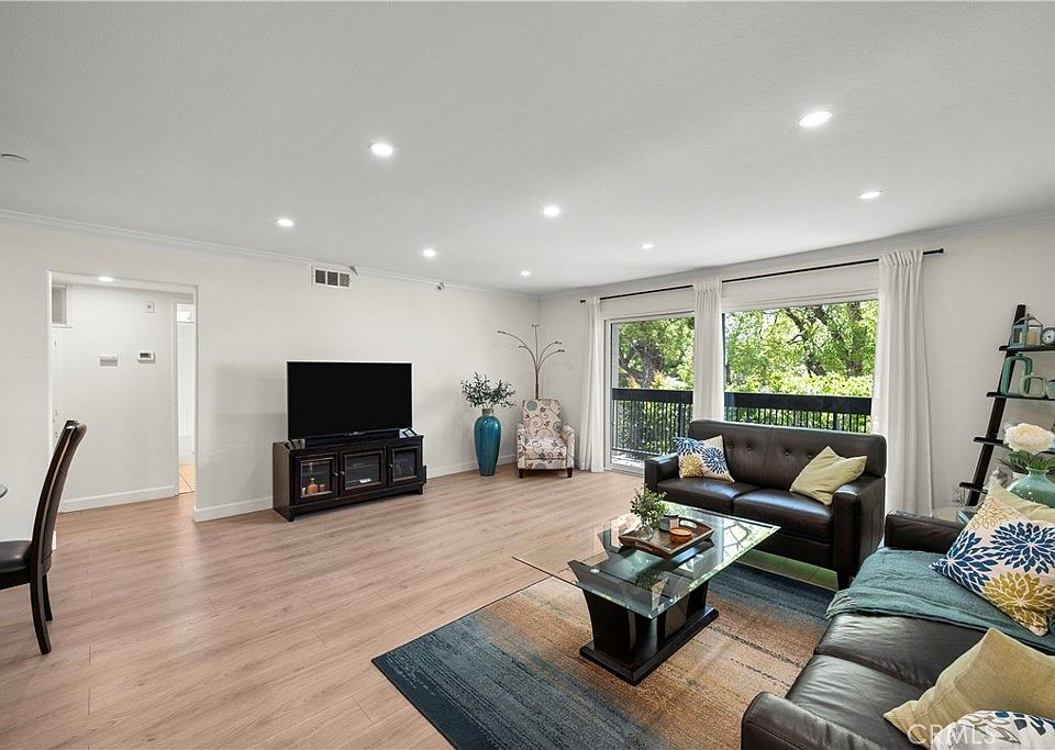 1st image of 1135 Allen Ave APT 1