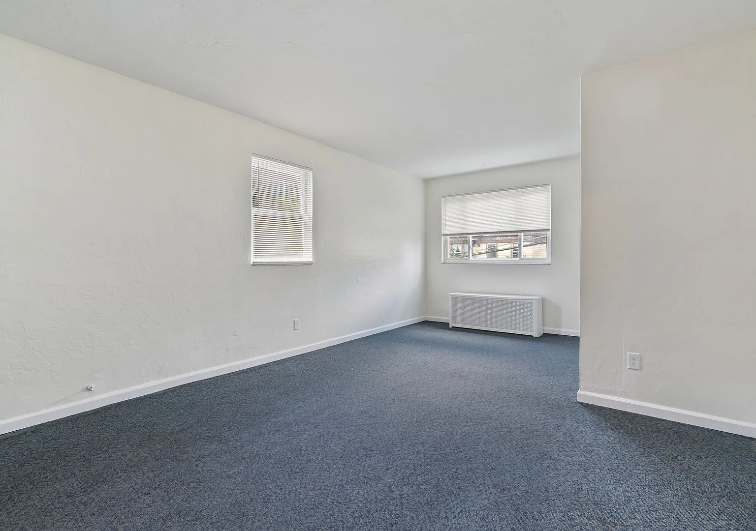 Charming & Fully Updated 2 Bed/1 Bath Home In Heart Of Beechview — Photo 4