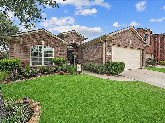 2nd image of 11806 Forest Wind Ln