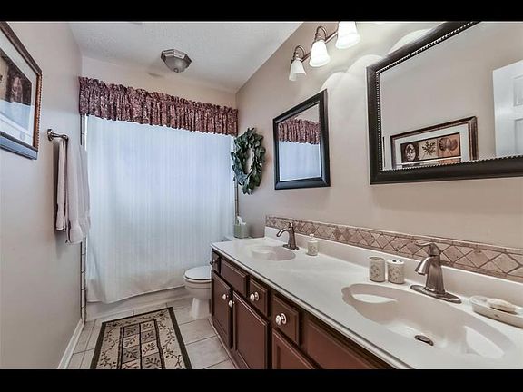 3rd image of 318 Cheddington Dr