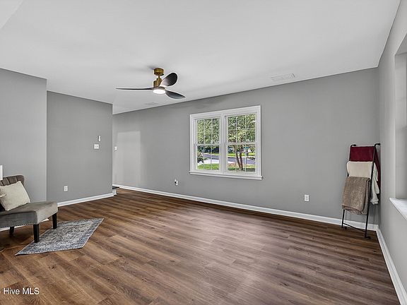 3rd image of 432 Regalwood Drive