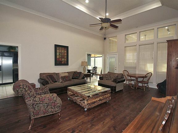 5th image of 3630 Saint Andrews Dr