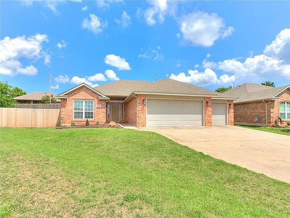 4th image of 800 Bryan Dr