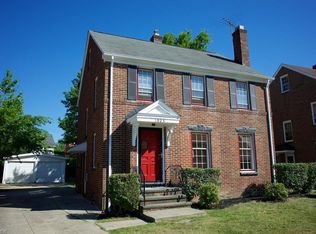 1025 Helmsdale Rd, Cleveland Heights, OH 44112