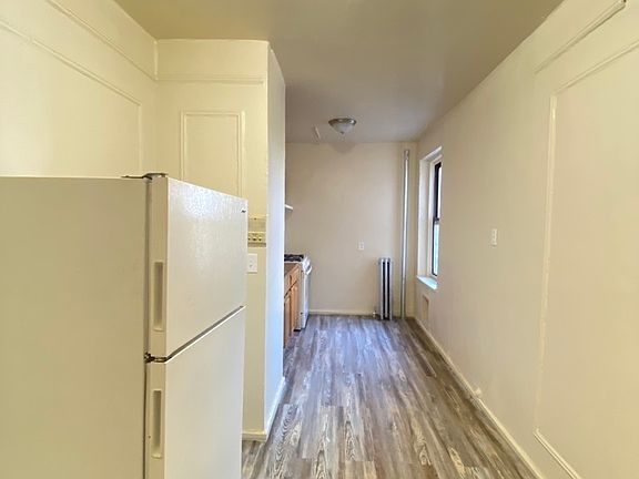 4th image of 2260 Olinville Ave #C5