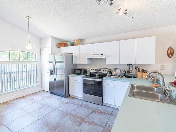 3rd image of 5501 CHATHAM WOODS COURT