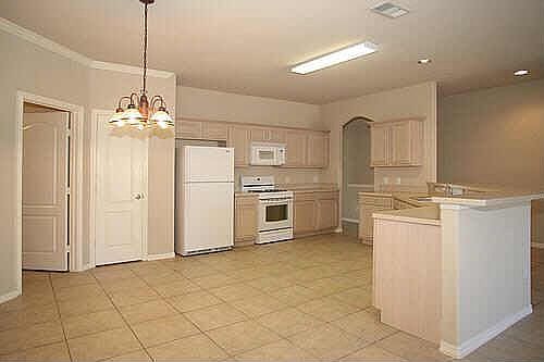 2nd image of 705 Twin Valley Dr