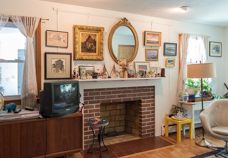 2nd image of 41 Crescent St