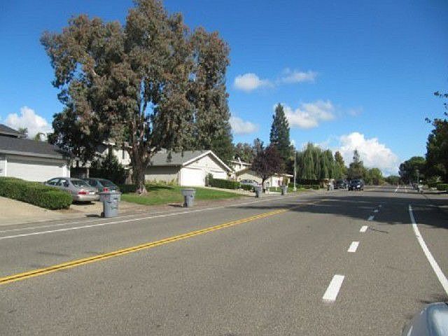 2nd image of 6090 Woodside Dr