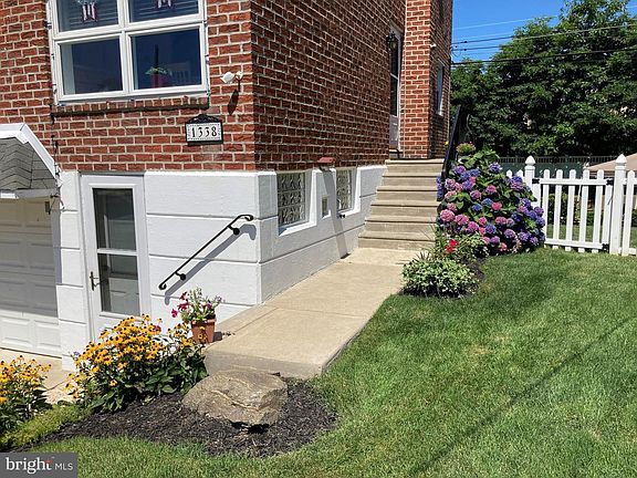 3rd image of 1338 Ascot Pl