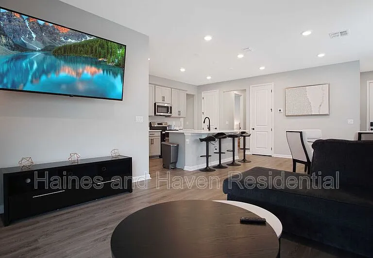832 Blue Creek Dr — Photo 15