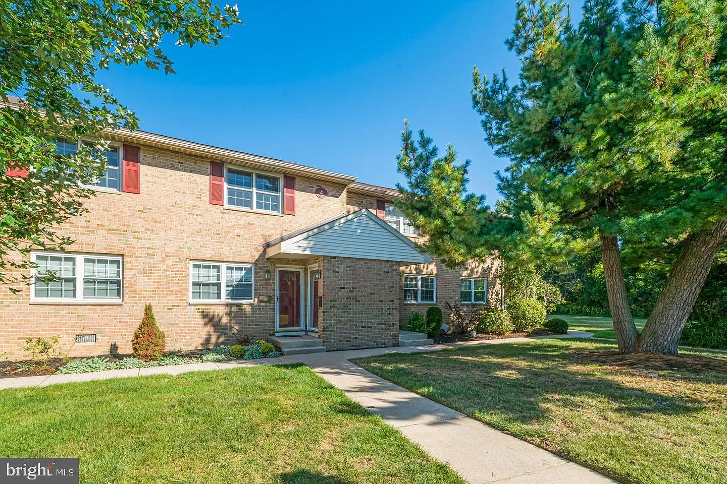 1 bed, 1.0 bath, 868 sqft, $1,675 — Photo 1