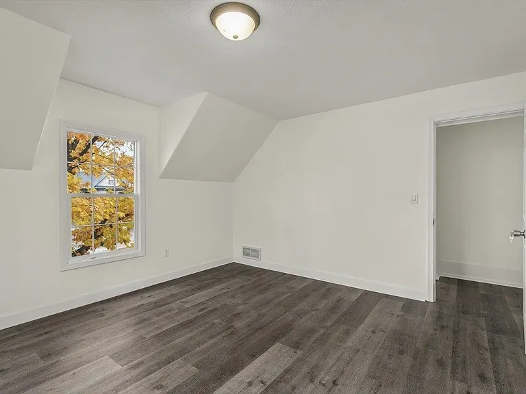 1516 S 5th St — Photo 15