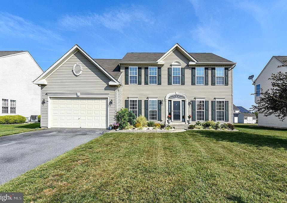 1st image of 42 Cantwell Dr