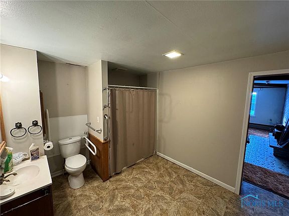 5th image of 903 Koch Dr