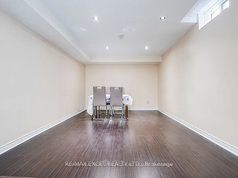31 Durant Cres #BASEMENT — Photo 7