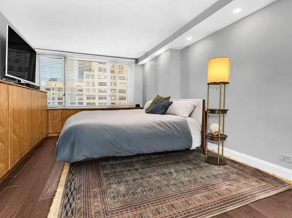 322 West 57th Street 20C image 7 of 8