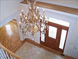 4th image of 8 Barlow Dr