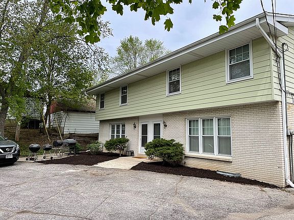4th image of 969 N 123rd St