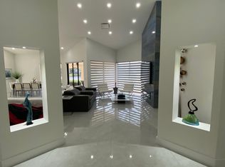 1060 Creekford Dr, Fort Lauderdale, FL 33326