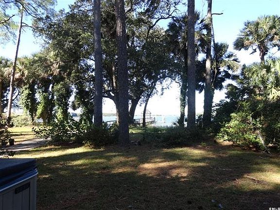4th image of 15 Blue Heron Point